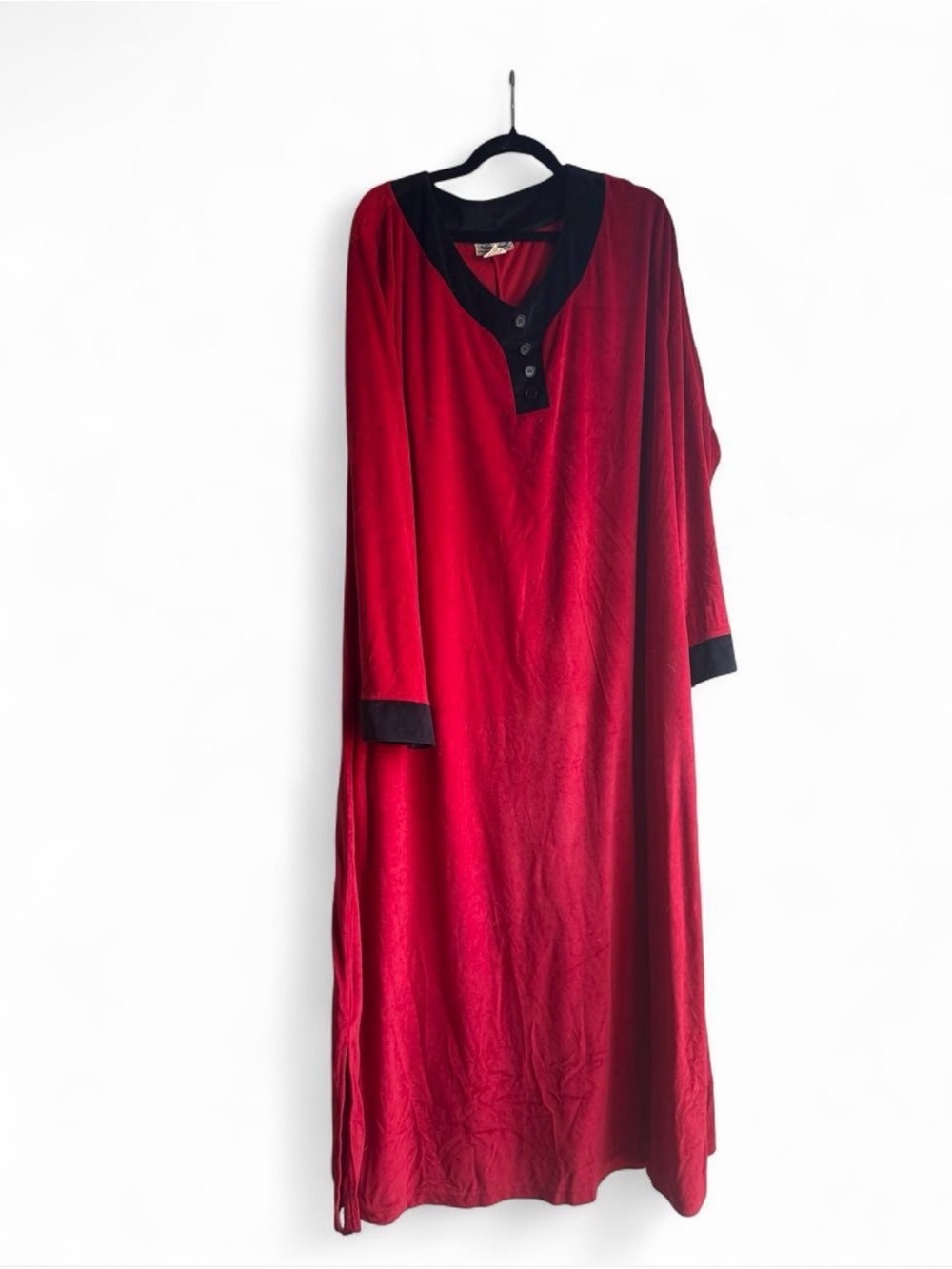 Anthony Richards Red velvet Feel (100% polyester)nightgown with black trim